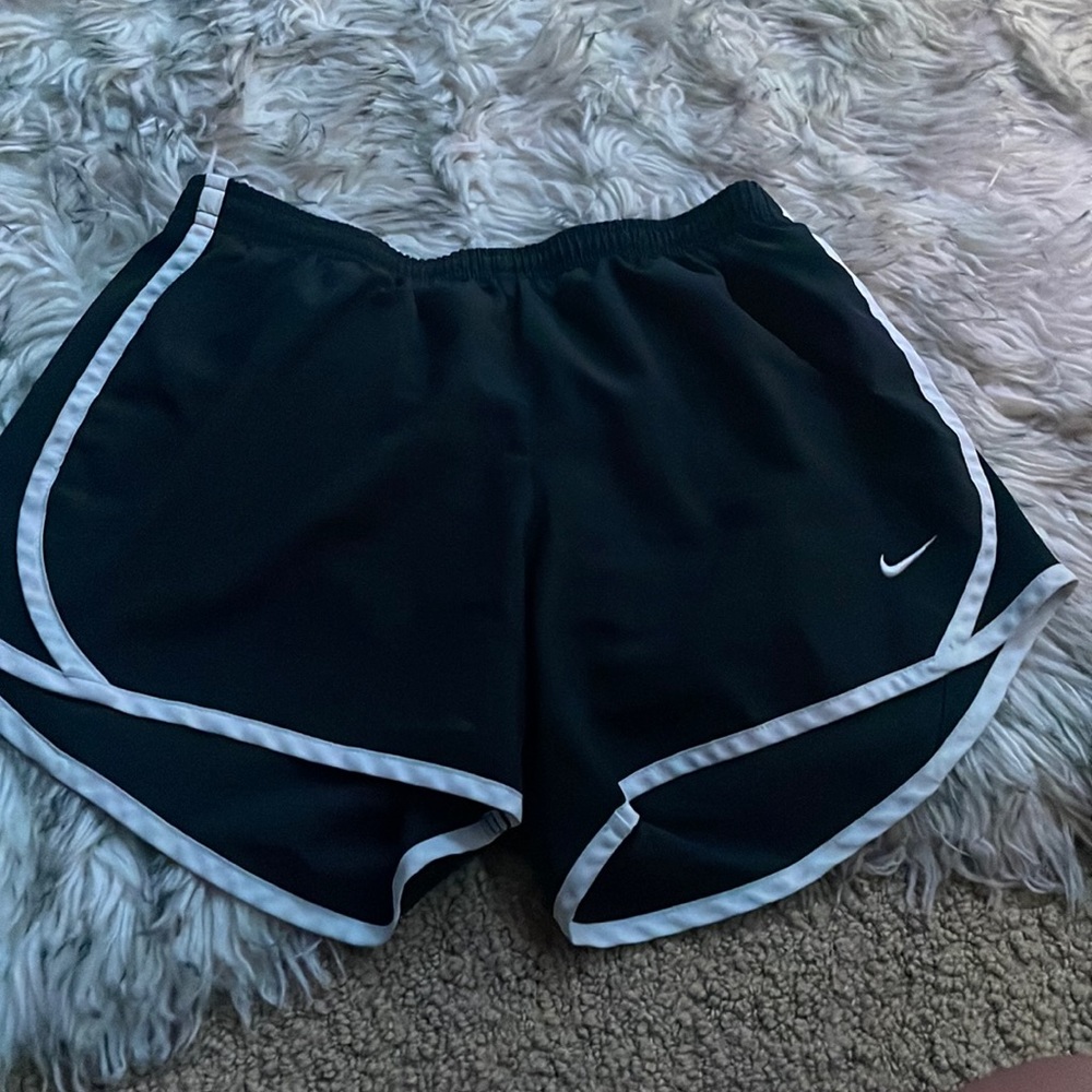 Black Nike shorts